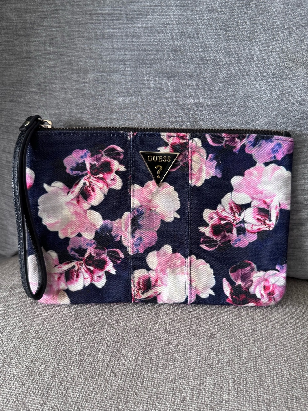Guess Faded Floral Clutch